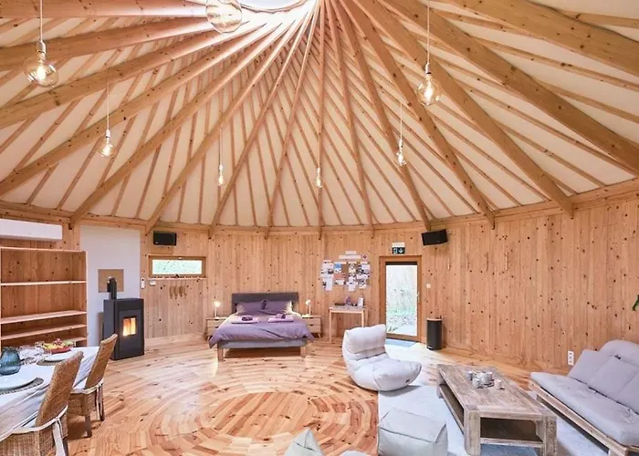 Grande Yourte Pour 4 Personnes A * Aywaille